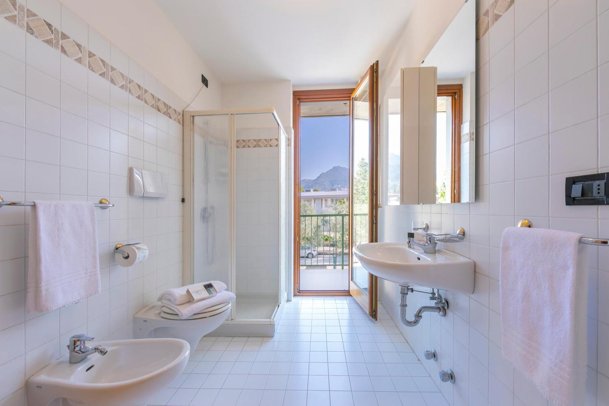 Claz House - Happy Rentals Riva del Garda Exteriör bild