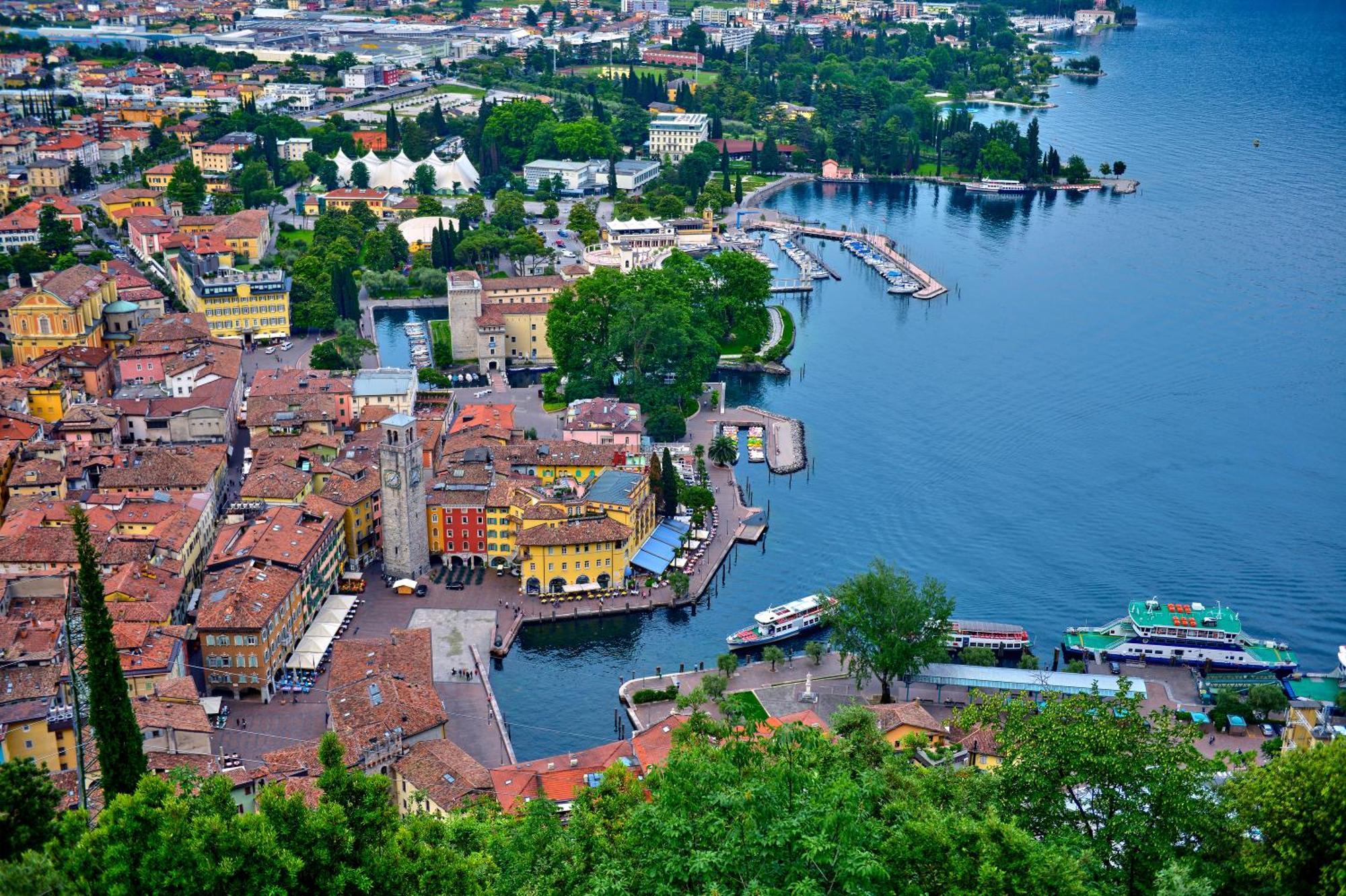 Claz House - Happy Rentals Riva del Garda Exteriör bild